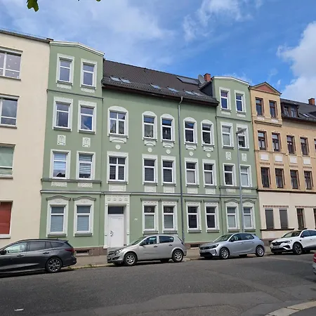Helles Mit Arbeitsplatz Und Balkon Apartment