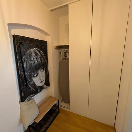 Helles Mit Arbeitsplatz Und Balkon Chemnitz