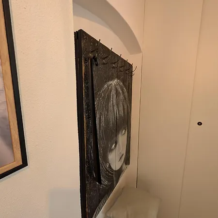 Lägenhet Helles Mit Arbeitsplatz Und Balkon