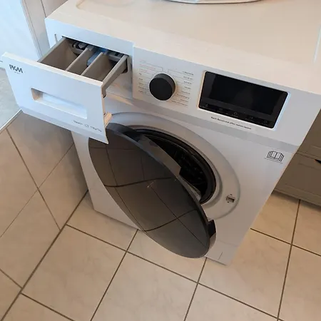 With Workspace And Kitchen Apartment Chemnitz