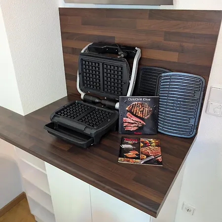 Helles Mit Arbeitsplatz Und Balkon *