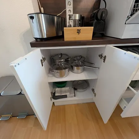 Apartment Helles Mit Arbeitsplatz Und Balkon *