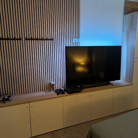 Helles Mit Arbeitsplatz Und Balkon Chemnitz