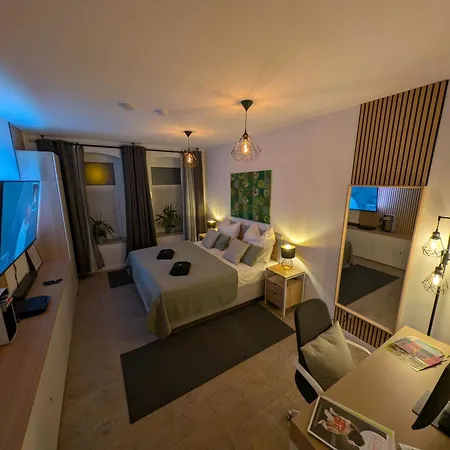 Helles Mit Arbeitsplatz Und Balkon * Chemnitz