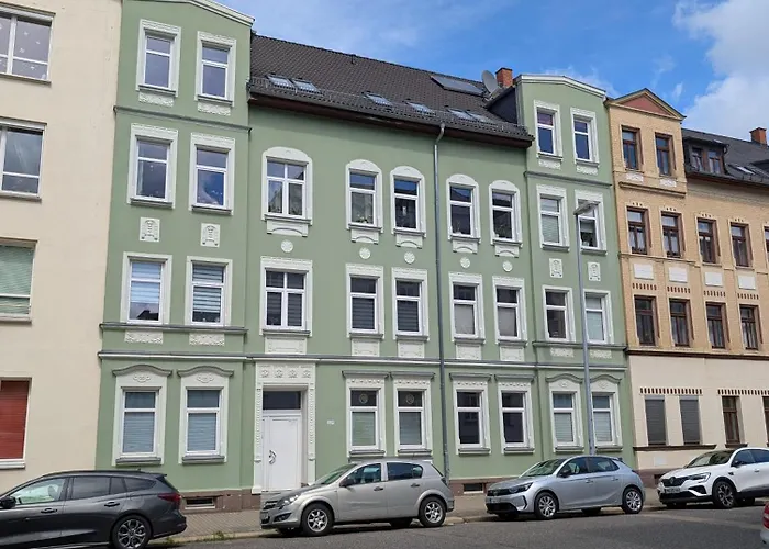 Helles Mit Arbeitsplatz Und Balkon Apartment
