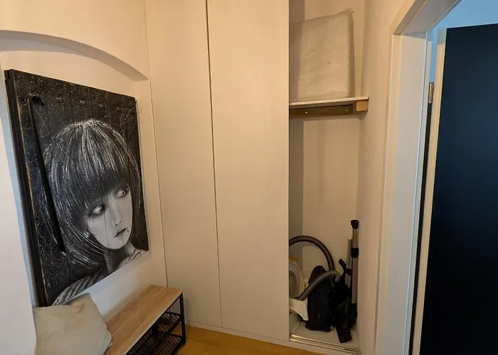 Helles Mit Arbeitsplatz Und Balkon Chemnitz