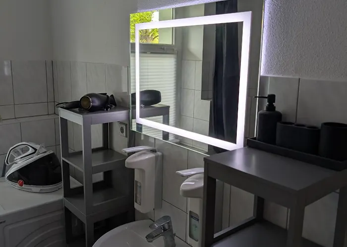 Helles Mit Arbeitsplatz Und Balkon Apartment