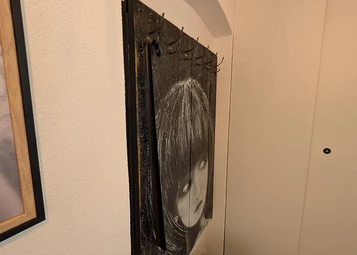 Apartment Helles Mit Arbeitsplatz Und Balkon