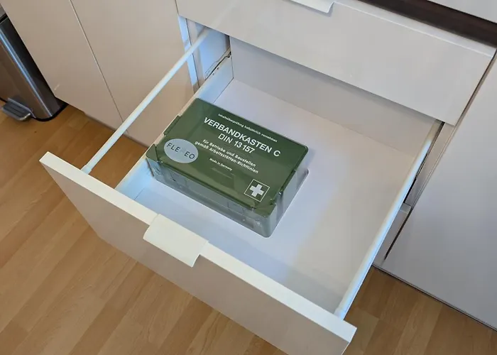 Helles Mit Arbeitsplatz Und Balkon Chemnitz