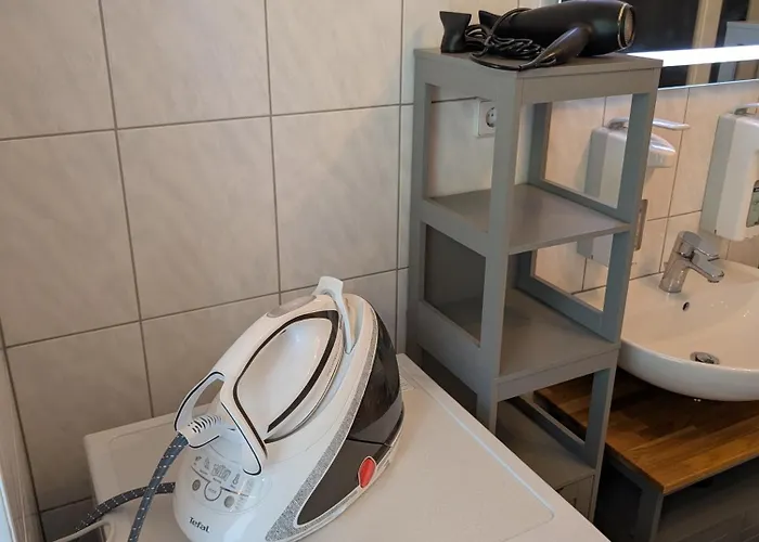 Helles Mit Arbeitsplatz Und Balkon Apartment *