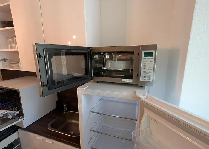 Helles Mit Arbeitsplatz Und Balkon Apartment *