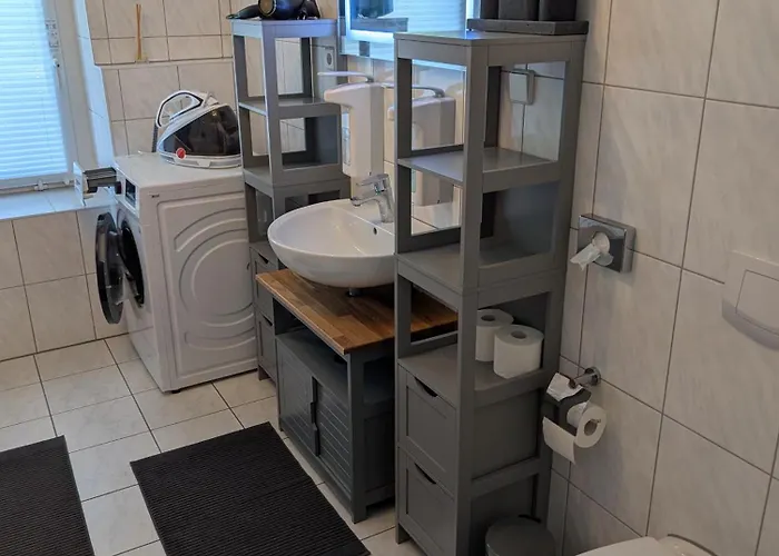 Helles Mit Arbeitsplatz Und Balkon Chemnitz