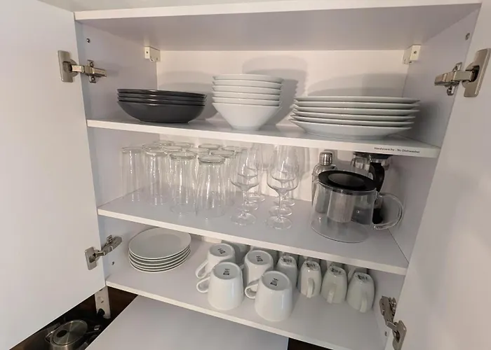 Helles Mit Arbeitsplatz Und Balkon *