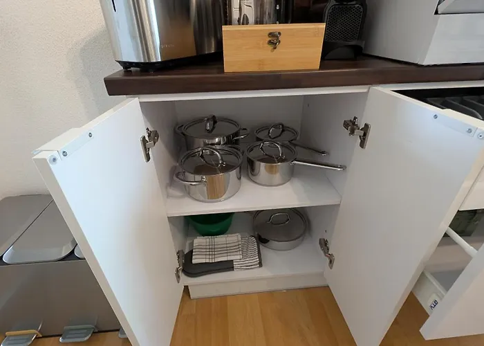 Apartment Helles Mit Arbeitsplatz Und Balkon *