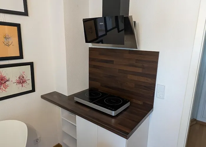 Helles Mit Arbeitsplatz Und Balkon Apartment *