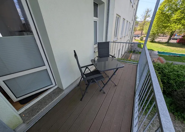 Apartment Helles Mit Arbeitsplatz Und Balkon Chemnitz