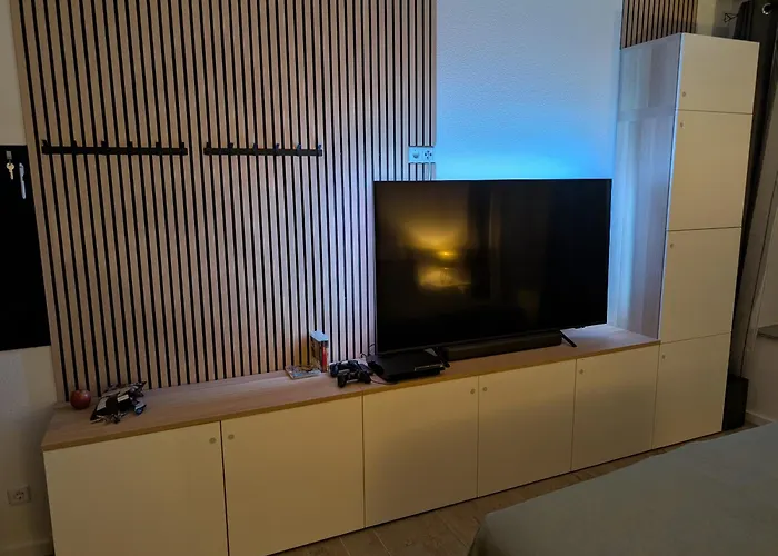 Helles Mit Arbeitsplatz Und Balkon Chemnitz