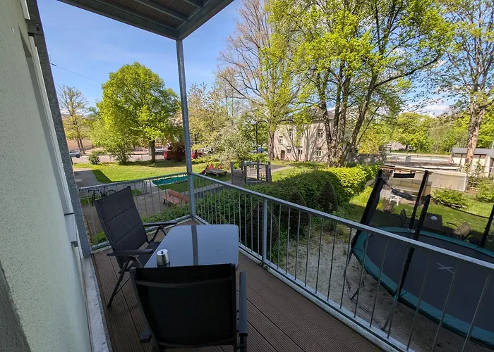 Apartment Helles Mit Arbeitsplatz Und Balkon *